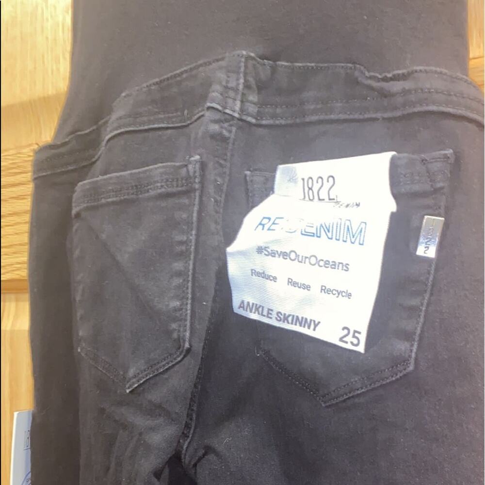 MATERNITY RE:DENIM ANKLE SKINNY WITH BELLYBAND IN BLACK - Picture 8 of 12